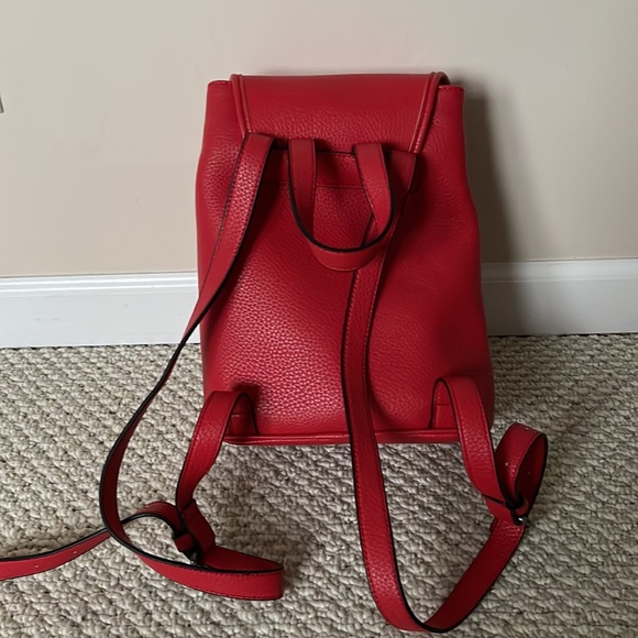 Guess red backpack - Picture 4 of 9